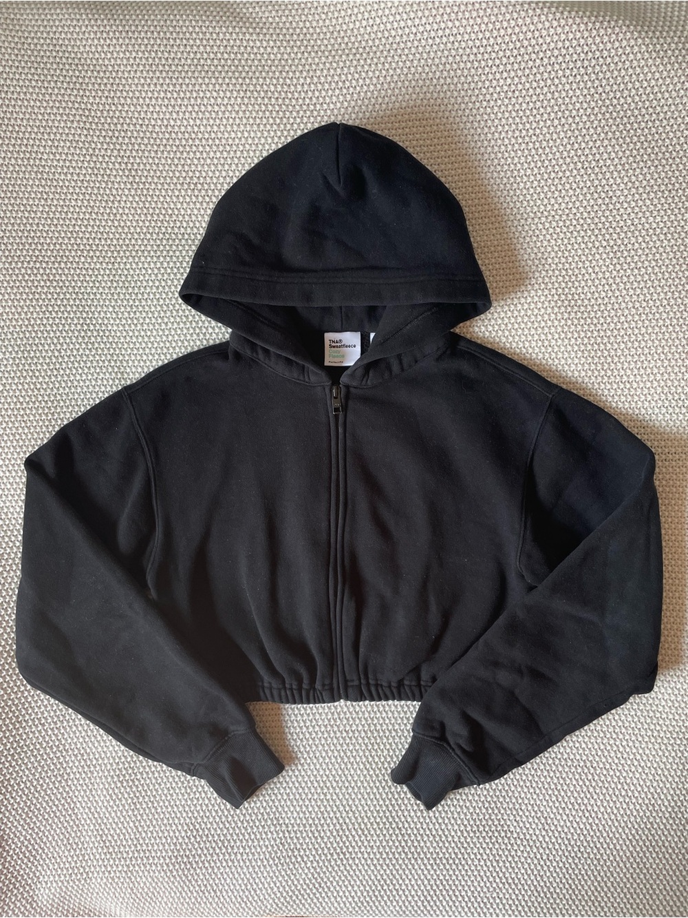 ARITZIA / TNA - Black Cropped Zip Hoodie